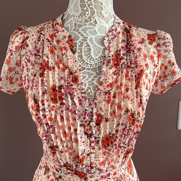 CHAUS Floral Pleat Dress in Pink and Orange - Picture 3 of 8